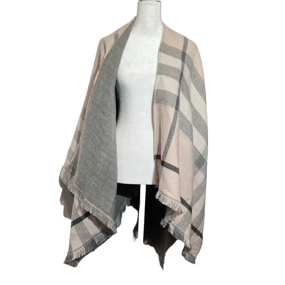 Banana Republic light pink and gray plaid reversible shawl poncho wrap - Picture 2 of 4
